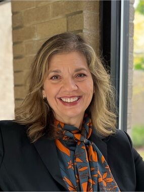 Meet your Posher, Deborah